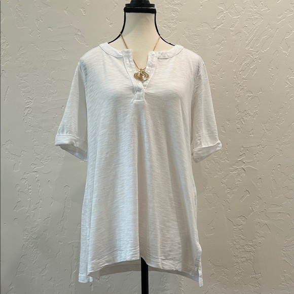 Chico's Classic White Short Sleeve Tee Size 1 - Picture 1 of 6